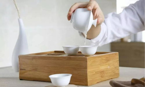 人生如茶，有苦痛才有馨香